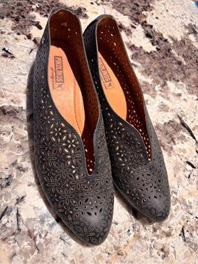 PIKOLINOS Black Laser-Cut Floral low heels